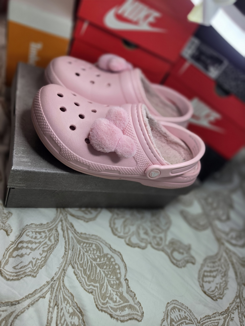 Disney Crocs | Pink | Size Women's 8 - Picture 3 of 3
